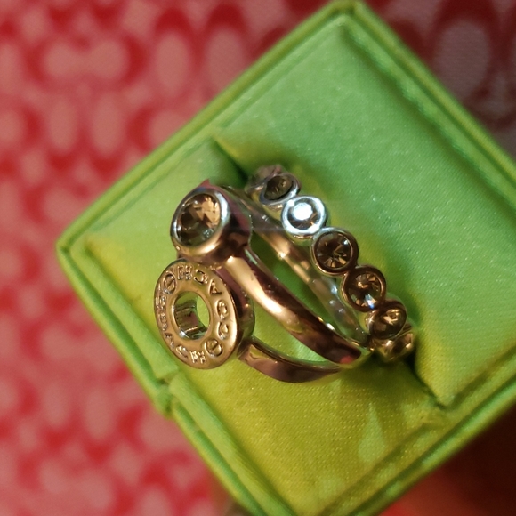 In Silver set sparkling Rings. - Picture 8 of 11